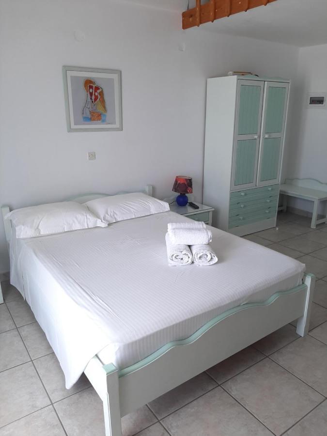 Villa Nefeli Períssa Extérieur photo